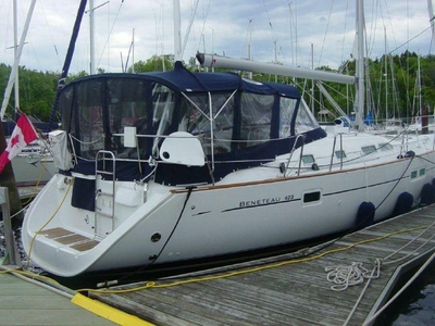 43' 2004 Beneteau 423