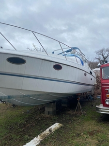 Chris Craft Crown 302 32' Boat Located In Huntington, NY - No Trailer