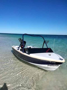 Ski / family / runabout boat