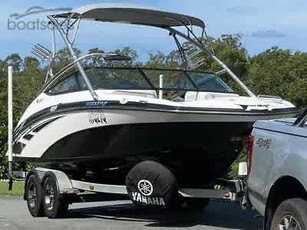 Yamaha Jet Boat