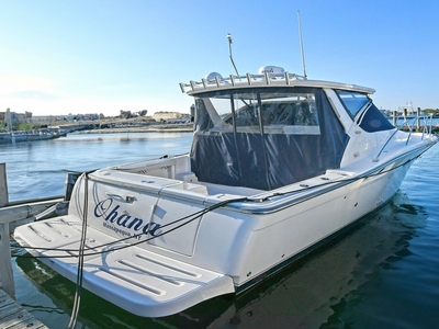 2010 Tiara Yachts 32