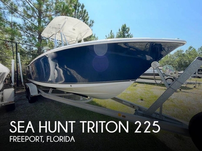 2012 Sea Hunt 225 Triton in Freeport, FL