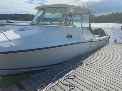 2008 Mako Pilothouse 284 powerboat for sale in Massachusetts