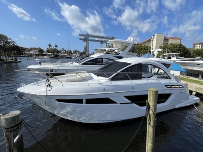 2024 Cruisers Yachts 50 Cantius | 49ft