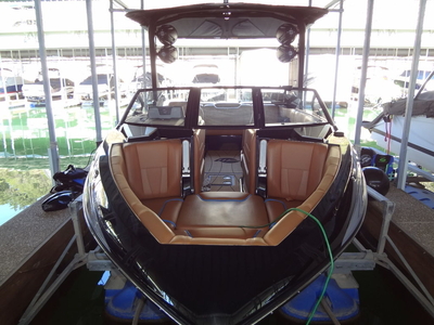 Malibu Boats 23 LSV 2022