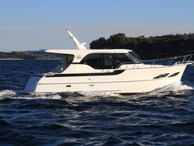 NEW Integrity 340 SX Displacement Cruiser