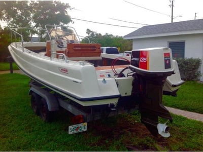 1976 Boston Whaler 21 Outrage powerboat for sale in Florida