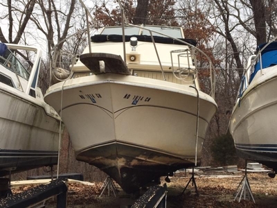 1979 Carver Mariner 2896 powerboat for sale in Missouri