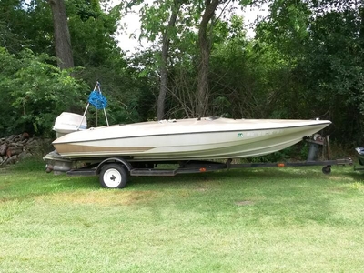 1980 Glastron CVX powerboat for sale in Texas