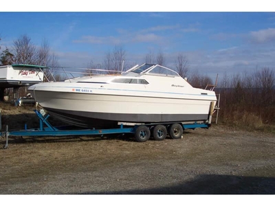 1982 Bayliner Victoria 2750 powerboat for sale in Maine
