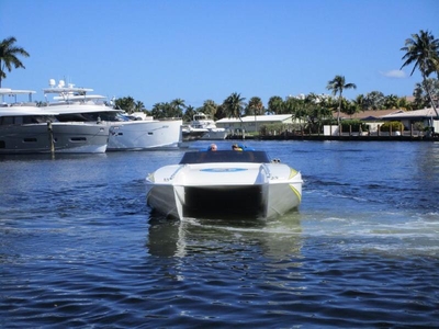 1987 APACHE CAT powerboat for sale in Florida