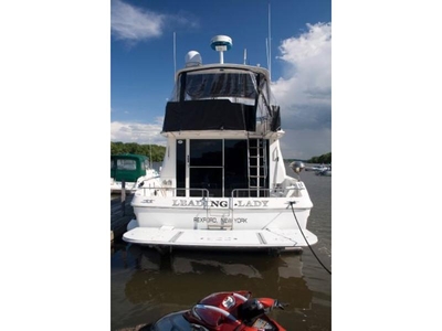 1992 Sea Ray 500 Sedan Bridge powerboat for sale in New York