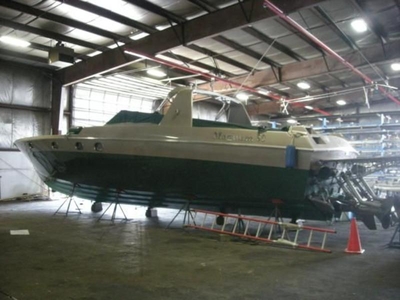 1999 Magnum Express powerboat for sale in Illinois