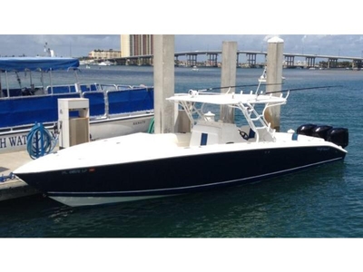 2000 Midnight Express Center Console powerboat for sale in Florida