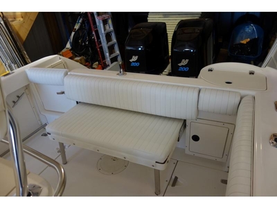 2001 Boston Whaler 26 Outrage powerboat for sale in Ohio