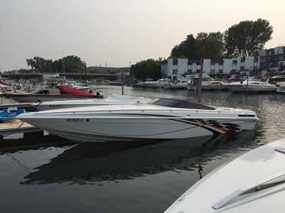2001 Checkmate 300 Convincor powerboat for sale in Wisconsin