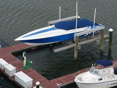 2004 Fountain Executioner powerboat for sale in Florida