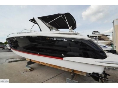 2006 Regal 3350 powerboat for sale in Florida