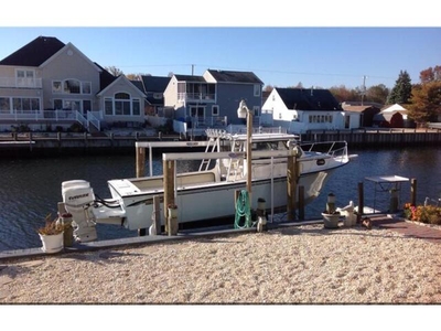 2014 May Craft Pilot 2700 XL powerboat for sale in New Jersey