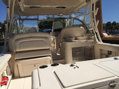 2017 Grady White Freedom 335 powerboat for sale in Florida