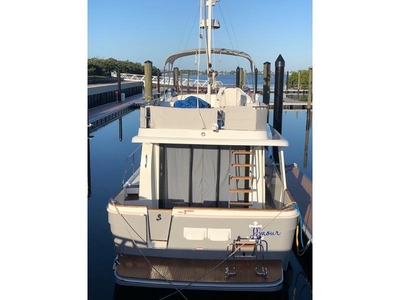 2018 Beneteau Swift Trawler powerboat for sale in Florida