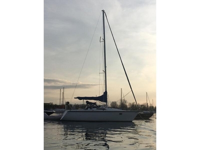 1985 Hunter 28.5 sailboat for sale in Outside United States
