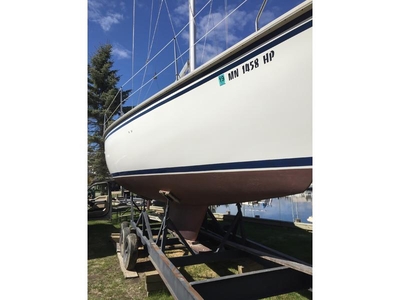 1987 Hunter 34 sailboat for sale in Minnesota
