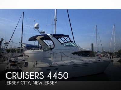 2000 Cruisers Yachts 4450 in Jersey City, NJ