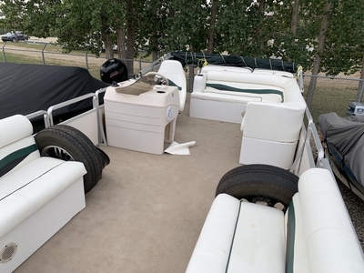 2023 Lund Boat Co 1875 Crossover XS Lund Rebates Available Call for Details!! Moose Jaw
