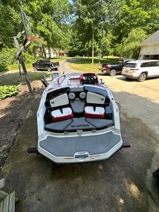 2015 SCARAB 165 H.O 250hp 85hrs 5 Person Trailer Jet Boat