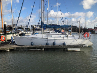 For Sale: 2000 Dufour 32 Integral
