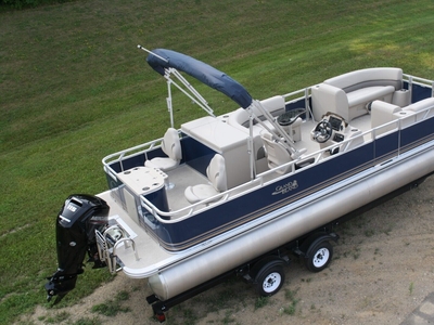 New 23 Ft Pontoon Boat With 115 Hp And Trailer