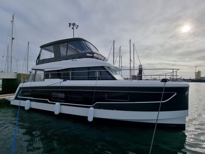 2022 Fountaine Pajot MY5 | 39ft