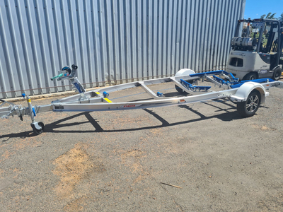 Alloy trailer to suite boats 4.8m to 5.2m rated to 1400kg