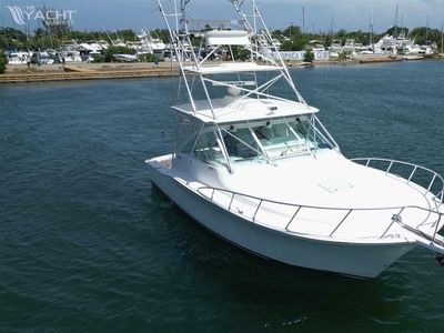 Cabo 40 Hardtop Express (2007) for sale