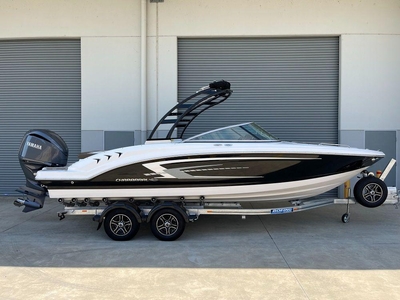 Chaparral 23 SSI Outboard Bowrider 2023 Model