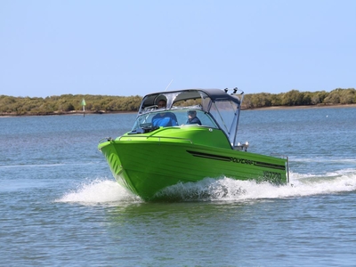 POLYCRAFT 530 Cuddy Cabin powered by a F115 HP PACK 2