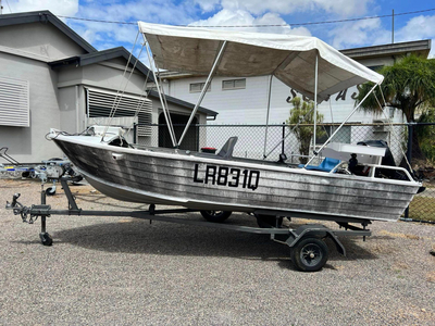 USED HAINES HUNTER 4.2M OPEN BOAT PACKAGE