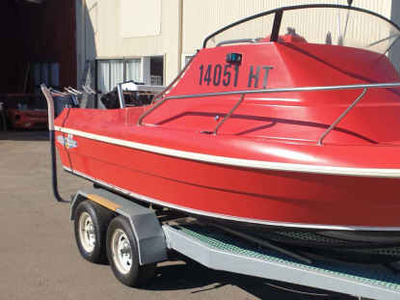 Haines Hunter SLF490 Motor Boat