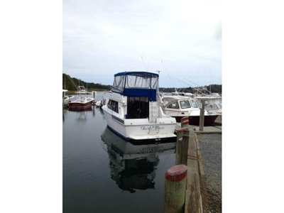 1992 Carver 28 Command Bridge powerboat for sale in Massachusetts