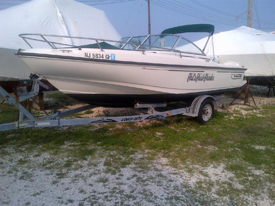 1998 Boston Whaler Ventura powerboat for sale in New Jersey