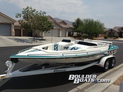 2000 Commander 2100 LX powerboat for sale in Nevada