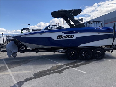 2021 Malibu Wakesetter M240 Loaded LT4 Supercharged & only 90 hours!