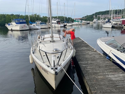 1980 Catalina 22 sailboat for sale in New York