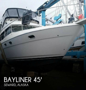 Bayliner 4587 Cockpit Motor Yacht