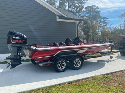 Skeeter ZX225 Bass Boat Yamaha 225 LOW HOURS!!!