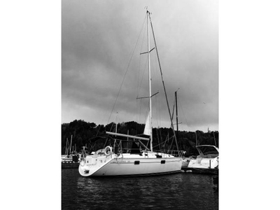 1994 Beneteau Oceanis 351 sailboat for sale in Outside United States