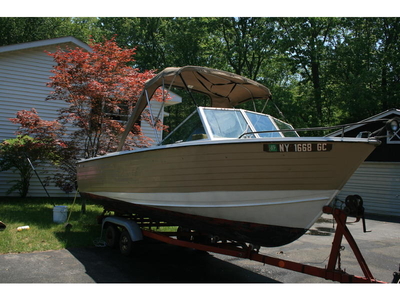 1975 Crest powerboat for sale in New York