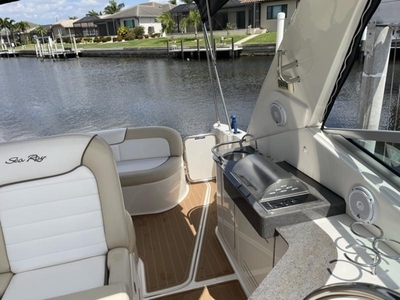 2013 Sea Ray 330 Sundancer powerboat for sale in Florida