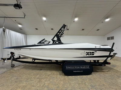 2015 Axis A24 | 24ft